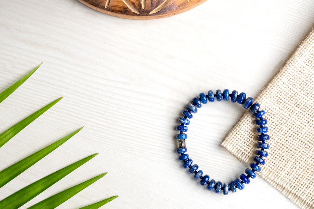 LAPIS LAZULI FOR WISDOM, SELF-EXPRESSION, INSOMNIA, DIPRESSION & THYROID ISSUES