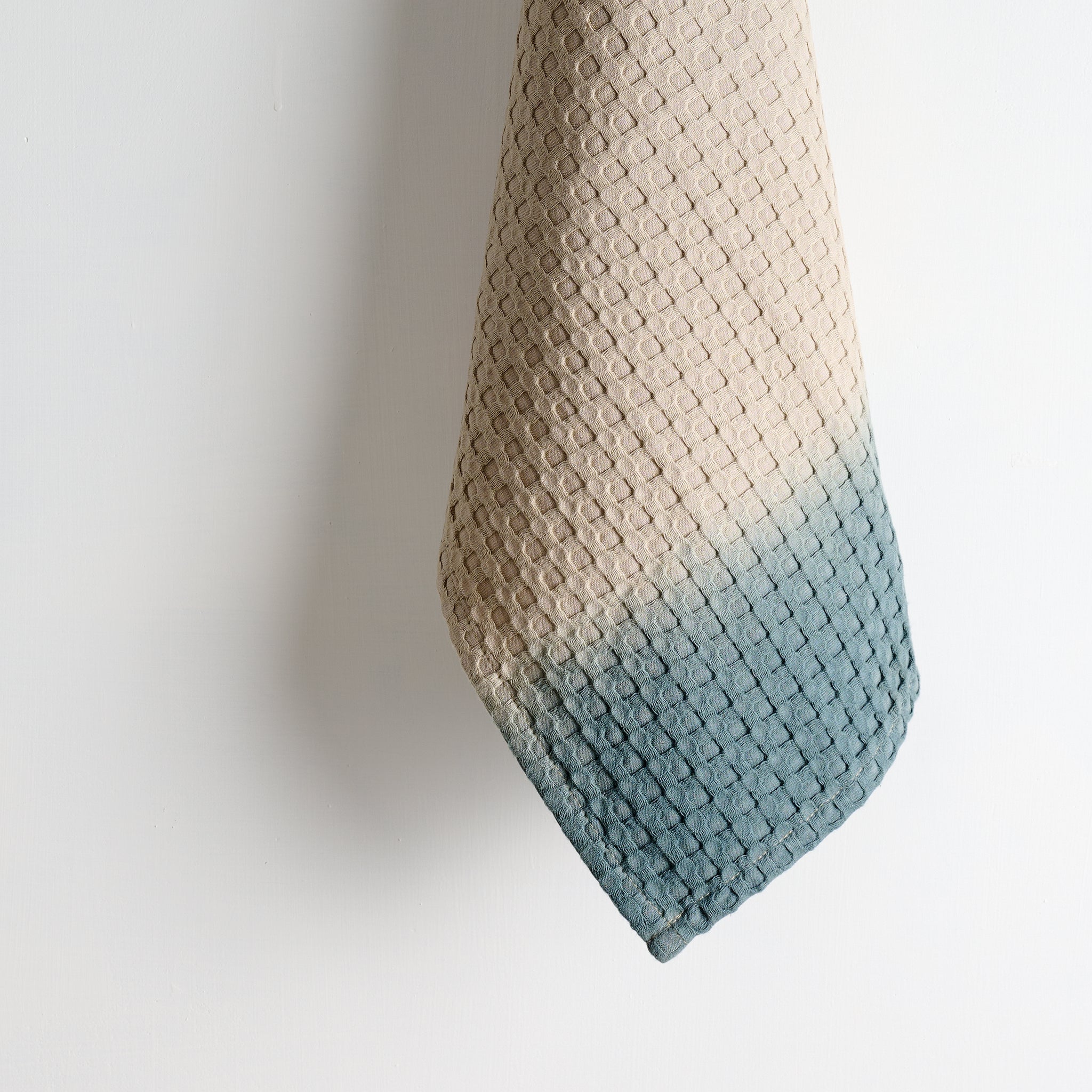 DIP DYED HAND TOWEL(clay/storm)